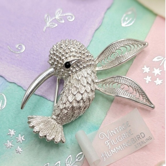 JJ Jonette Jewelry Jewelry - Ornate Silver Hummingbird Brooch – Exquisite Filigree Wings & Textured Detail